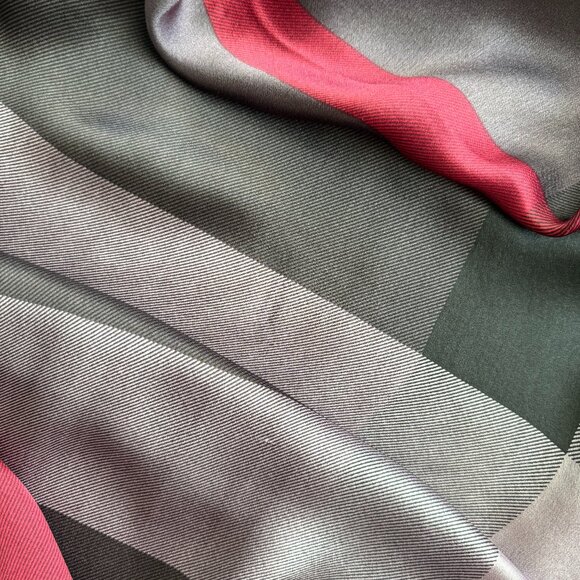 Display #1 Burberry Check Print Purple Satin Silk Scarf - Picture 16 of 16